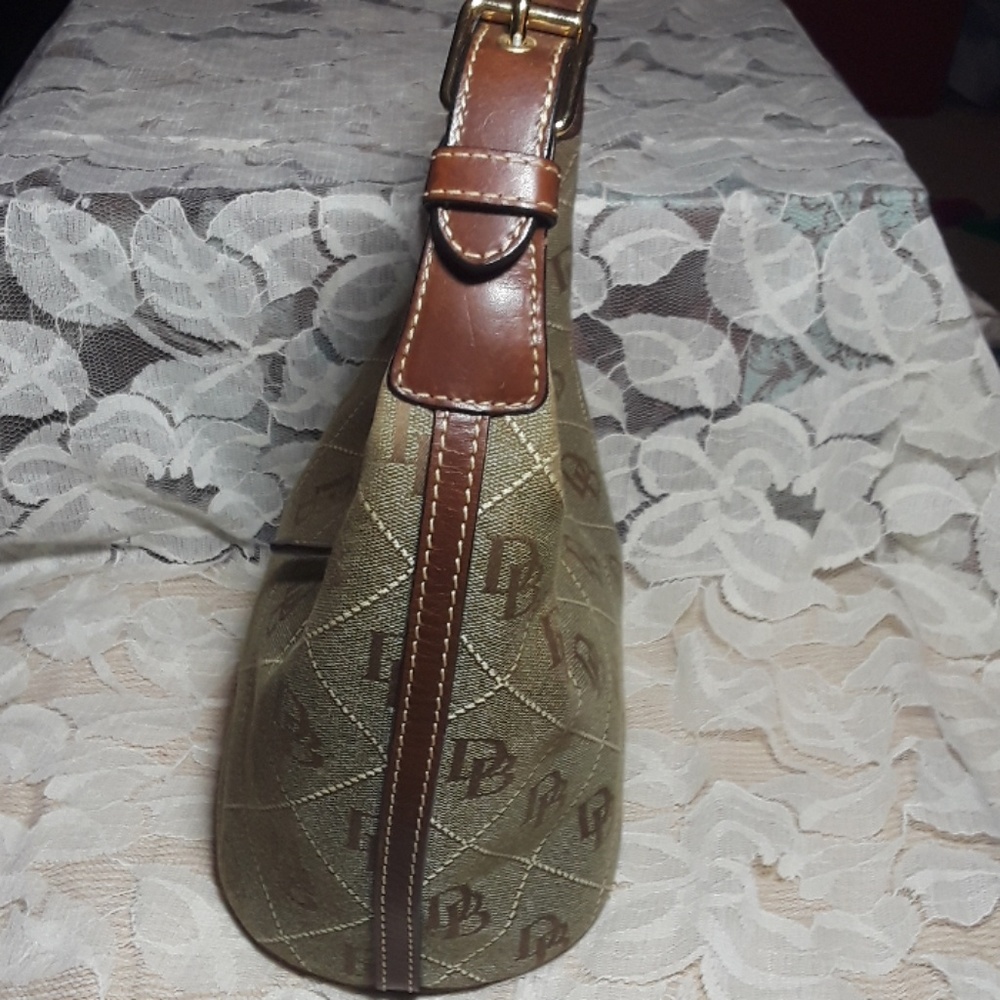 Dooney & bourke  bay - Picture 2 of 6